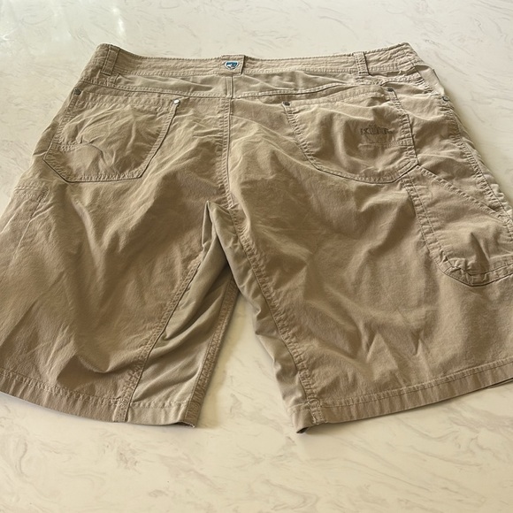 Kuhl Tan Flat Front Shorts Versatile Casual Wear - Picture 3 of 4